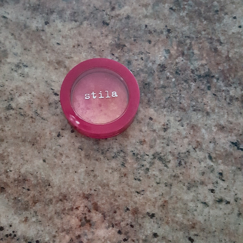 STILA "Finale" Highly Pigmented Eyeshadow/Blush sold on title